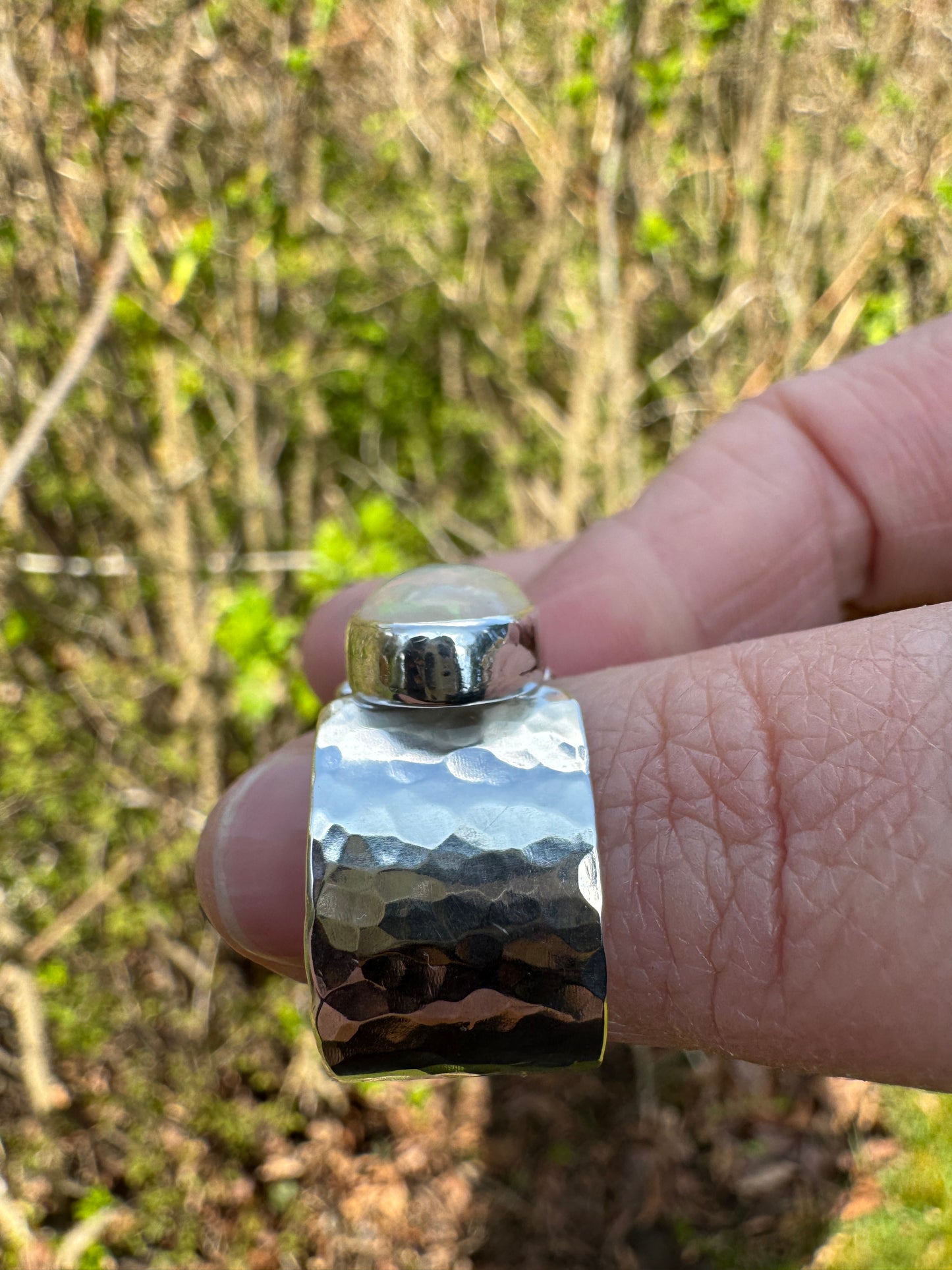 Welo Opal Wide Stone Hammered Wide Band Ring